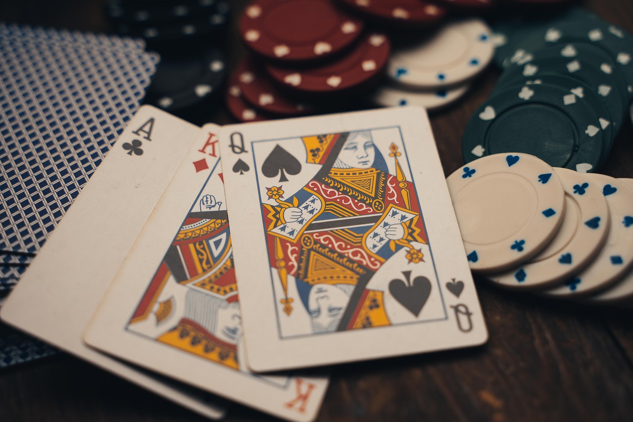 The Real Difference Between Slots, Poker, and Sports Betting