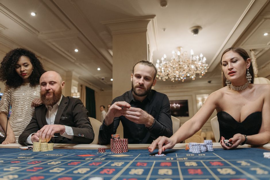 The Real Differences Between Slots, Poker, and Sports Betting